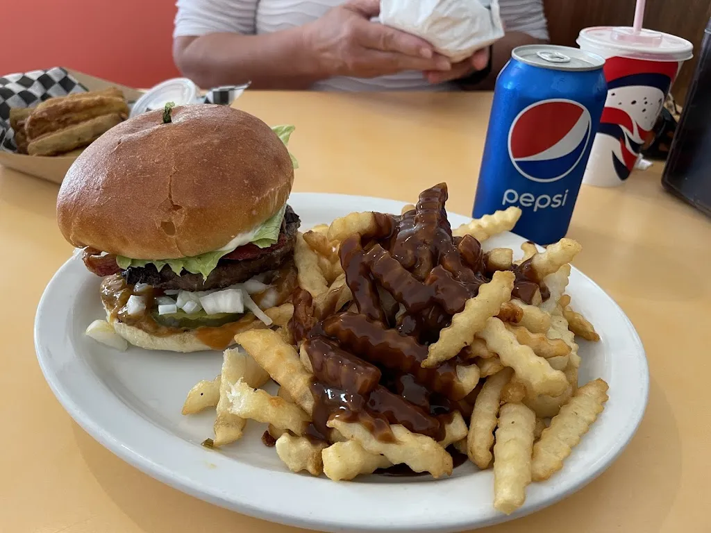 Athabasca Burger Bar_Athabasca_slider_bild_2