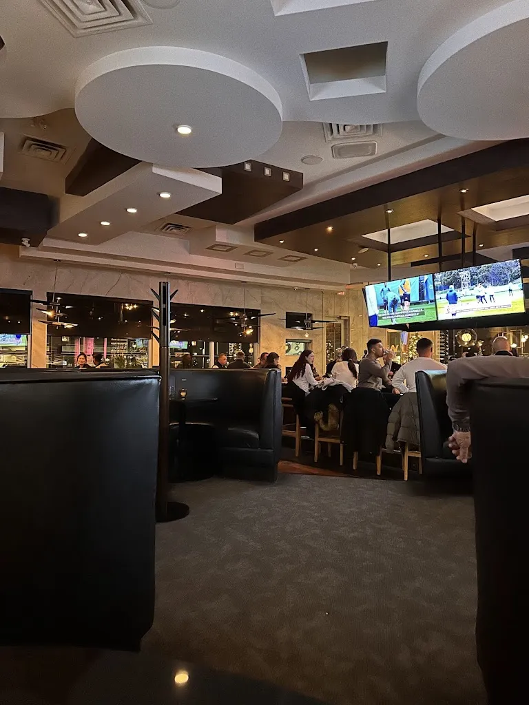 Moxies Beaver Creek Restaurant_Richmond Hill_slider_imagen_3