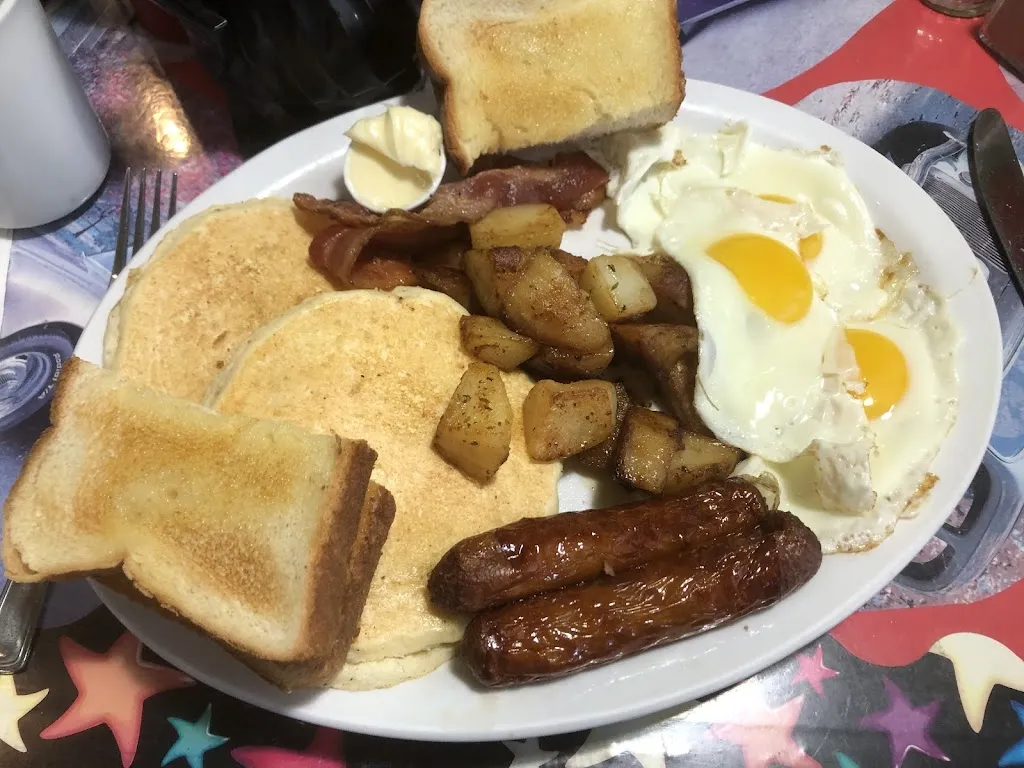 Elaine Gilmore_Step'N Back Diner_Renfrew_review