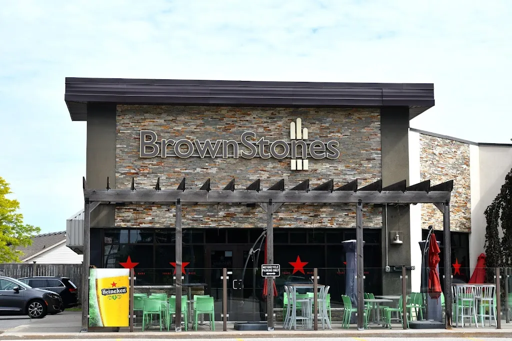 BrownStones Sports Lounge and Restaurant restaurante en Sarnia