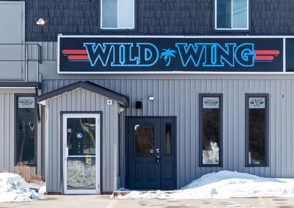 Wild Wing_Smiths Falls_slider_imagen_1