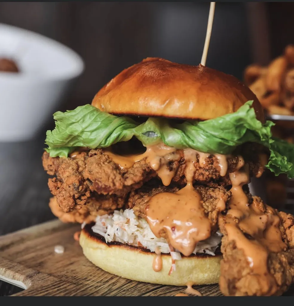 BARNYARD PATIO & PUB_Simcoe_slider_imagen_2