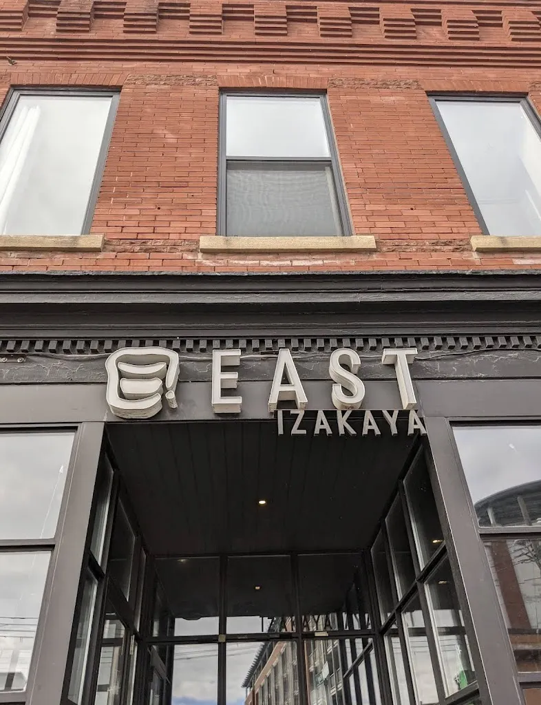 East Izakaya restaurante en St. Catharines
