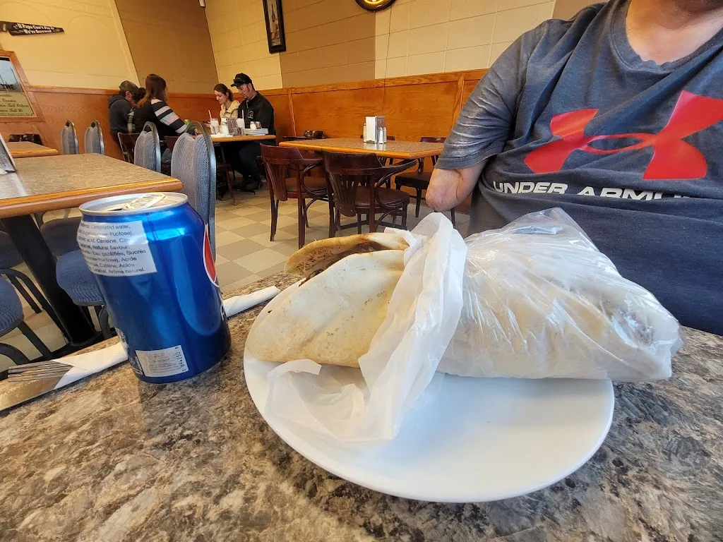 Nina Boychuk_Mikes Pizza_Athabasca_review
