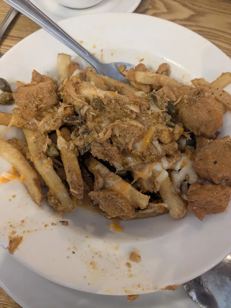 Russell Wustenberg_Fall River Cafe - Breakfast, Lunch, Dinner_Laurel_reseña