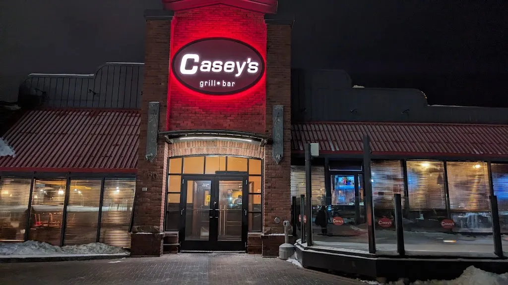 Casey’s Grill Bar restaurante en Timmins