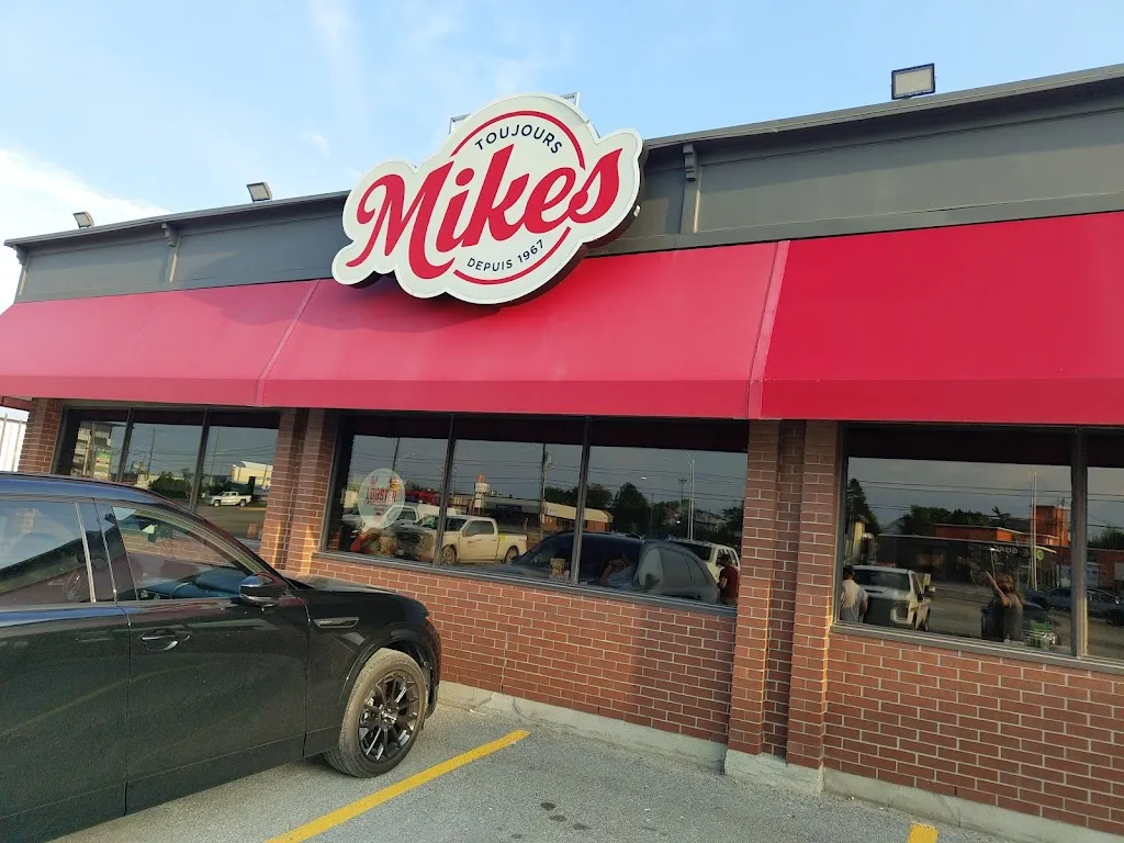 Toujours Mikes restaurante en Timmins