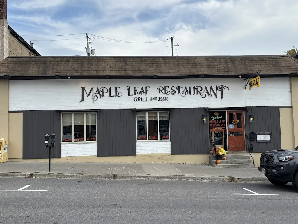 Maple Leaf_Laurel_slider_imagen_1