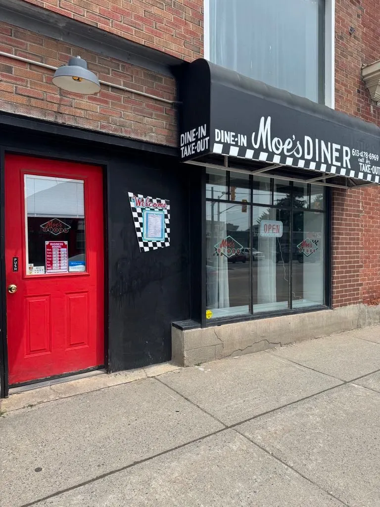 Moe's Diner_Tweed_slider_imagen_1