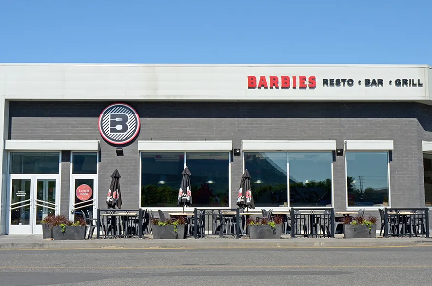Barbies Resto Bar Grill restaurante en Beloeil