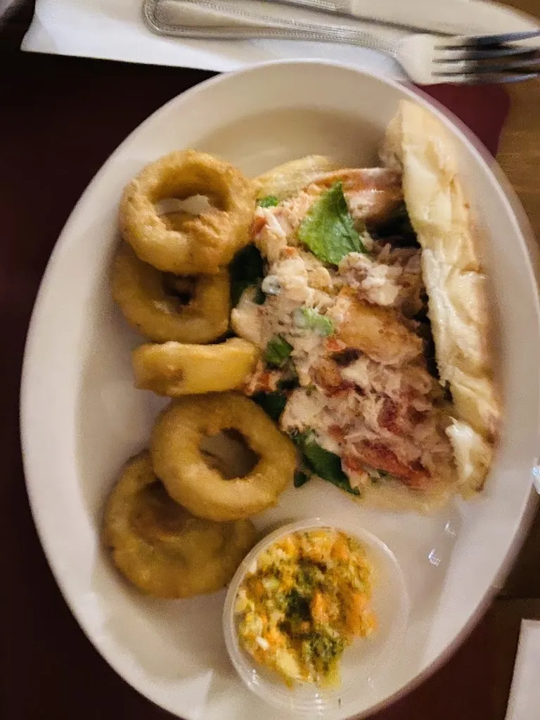 Fanny Sadoule_Resto Pub D'Antan_Cacouna_recensione