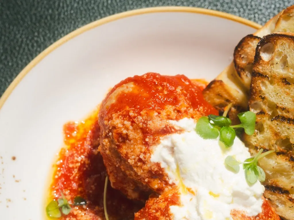 Enoteca Monza Pizzeria Moderna_Brossard_slider_immagine_3