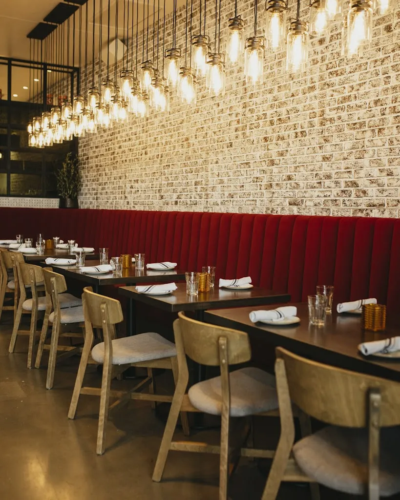 Industria Pizzeria + Bar ristorante a Brossard