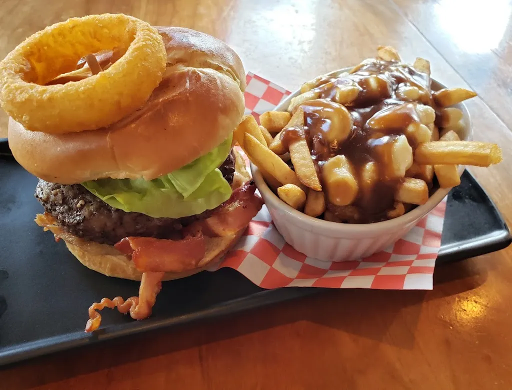 Le Pub du Lac._Cabano_slider_image_3