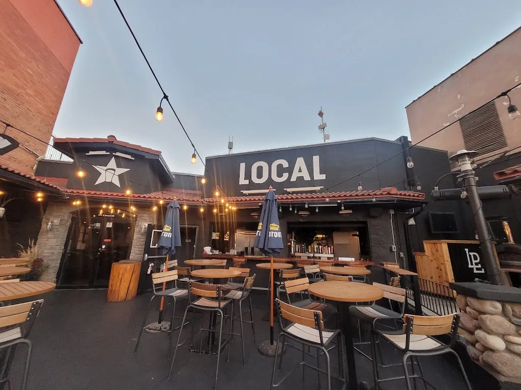 LOCAL Public Eatery Medicine Hat restaurante en Medicine Hat