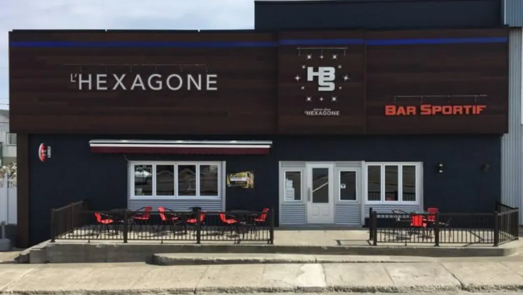 l'Hexagone bar sportif restaurante en Chapais