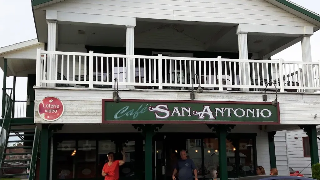 Café San Antonio restaurante en Contrecoeur