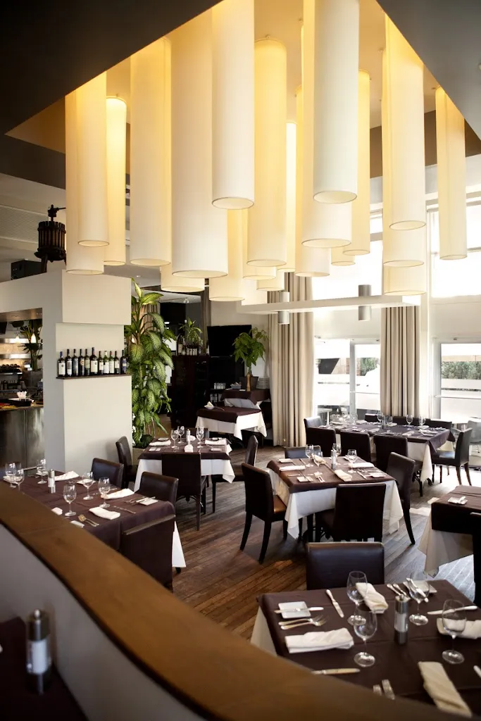 La Verità restaurante en Dollard-Des Ormeaux