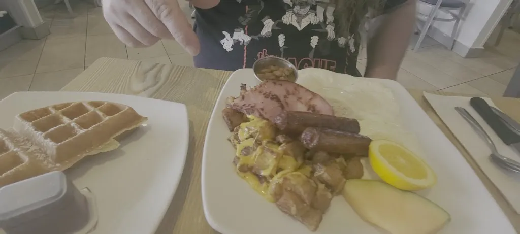 EGGSPRESS DORVAL DÉJEUNER & DINER_Dorval_slider_immagine_2