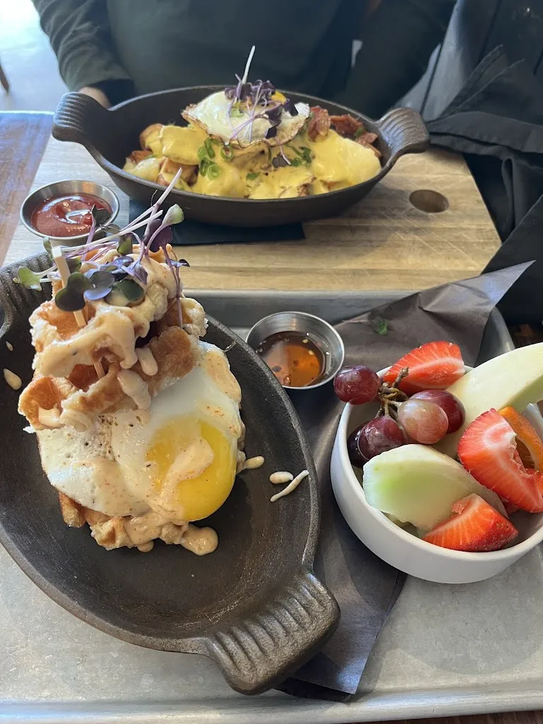 Our Flames Restaurant & Lounge_Olds_slider_bild_2