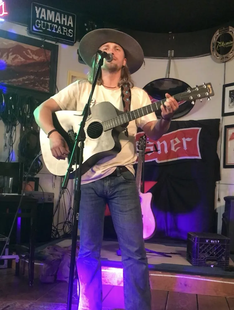 Steve Von Hagen_Tracks Pub_Olds_review