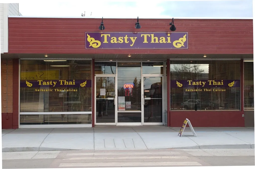 Tasty Thai restaurante en Olds