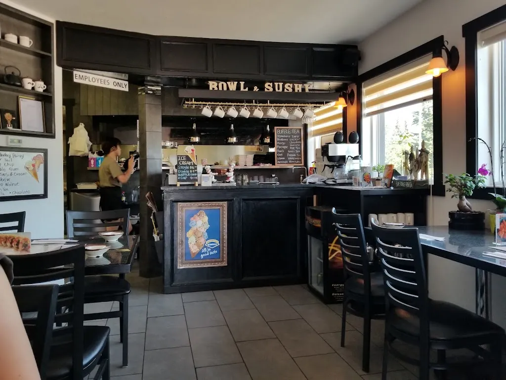 Mr. Bowl & Sushi restaurante en Olds