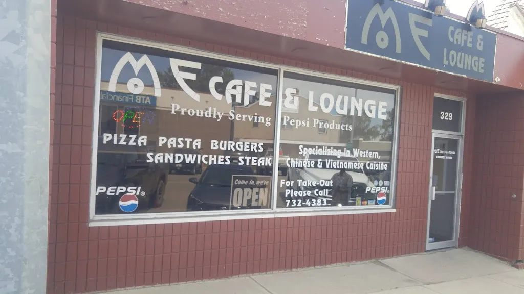 M E Cafe & Lounge_Picture Butte_slider_imagen_1