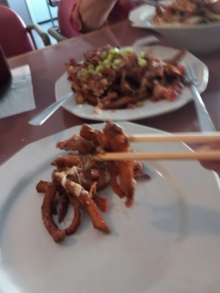 M E Cafe & Lounge_Picture Butte_slider_imagen_3