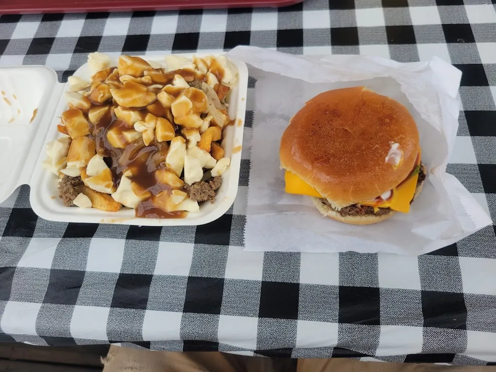 Cantine chez Vicky_Les Escoumins_slider_image_1
