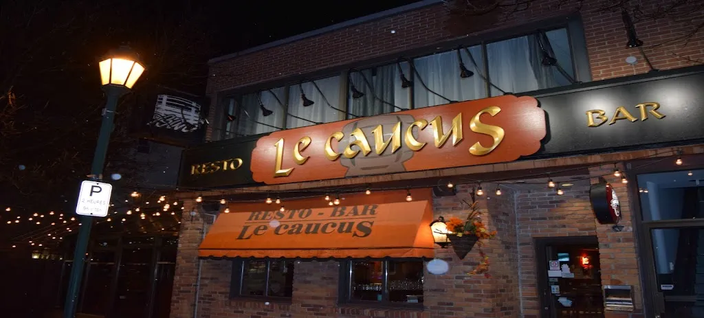 Le Caucus | Taverne Festive restaurante en Lachute