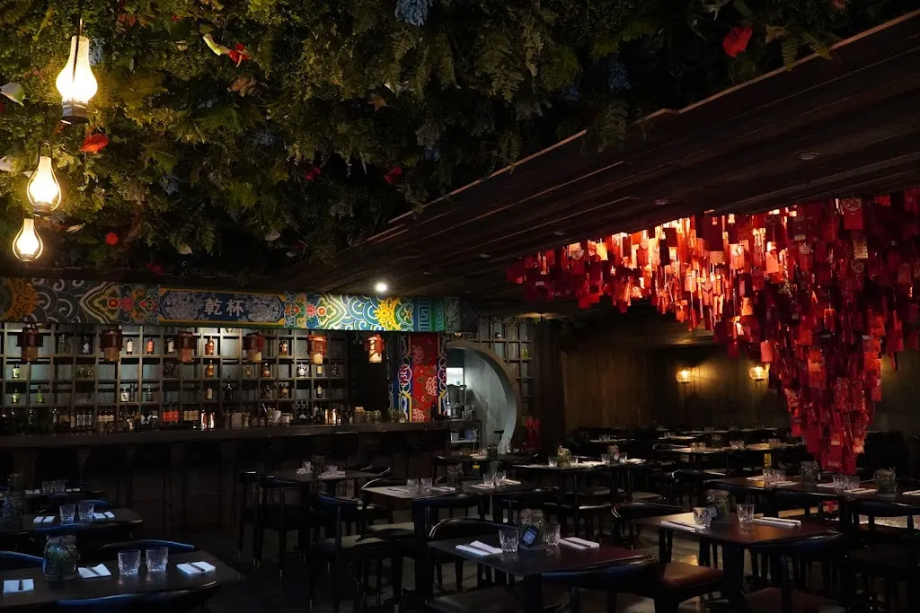 Gon Bui Resto-Bar – Brunch, Souper & Cocktails Asiatiques à Laval restaurant à Laval