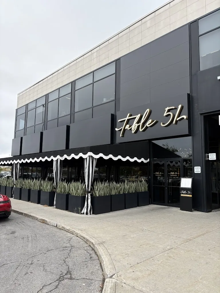 Table 51 restaurant à Laval