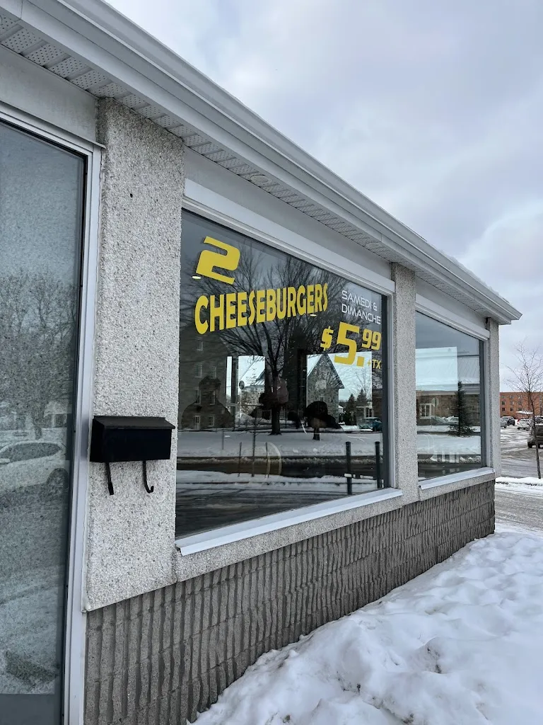 Au Coin Du Hamburger Enr restaurant in Mascouche