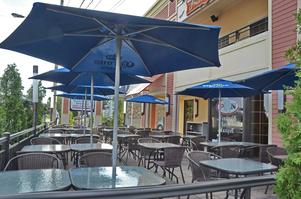 Restaurant au Poulet Nouveau Inc restaurant in Mascouche