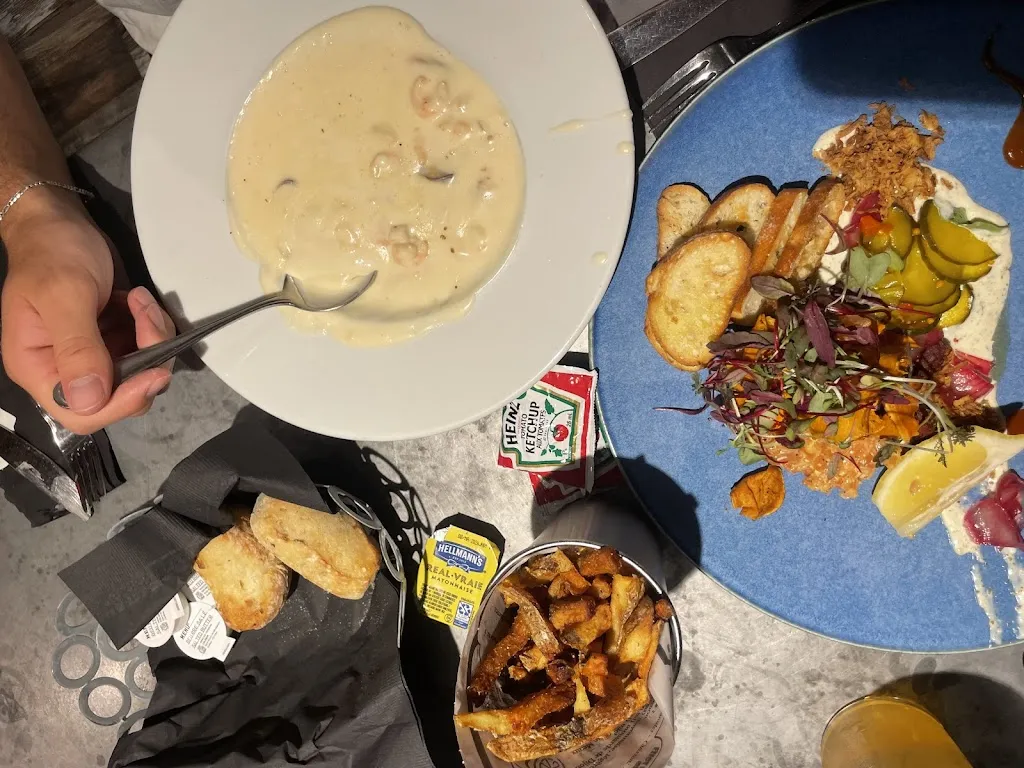 Alesia Skachkova_Restaurant Cargo_Matane_reseña