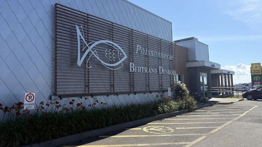 Pêcheries Bertrand Desbois restaurante en Matane