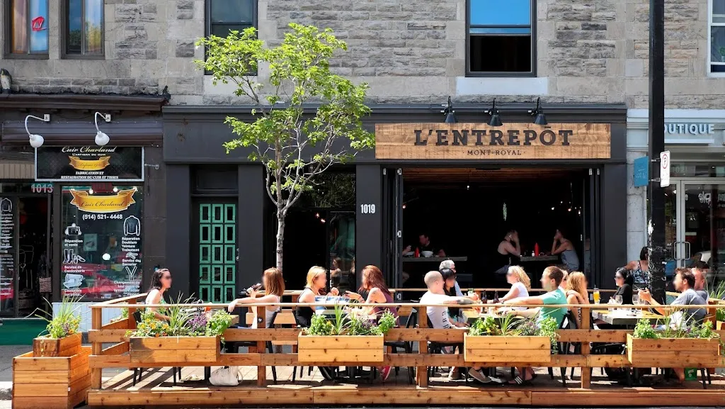 L’Entrepôt Mont-Royal ristorante a Mont-Royal