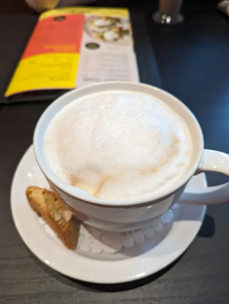 Allô mon Coco Mont-Saint-Hilaire, Mont-Saint-Hilaire | Menu, Photos ...