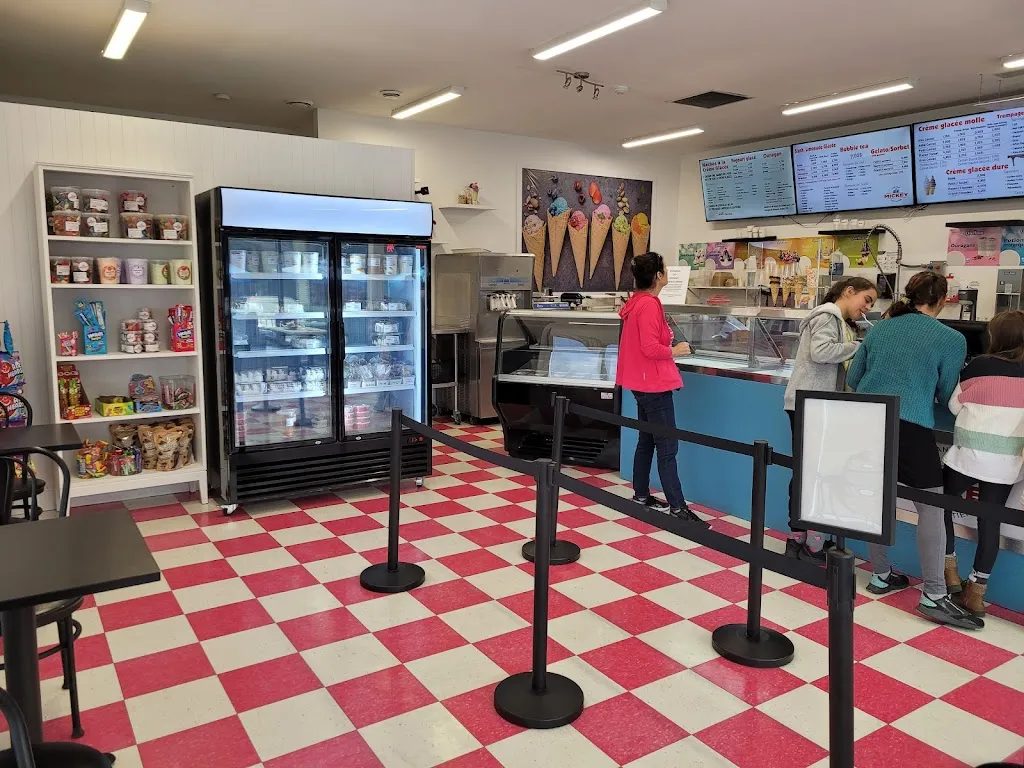 Cantine et bar laitier Mickey_Napierville_slider_bild_2
