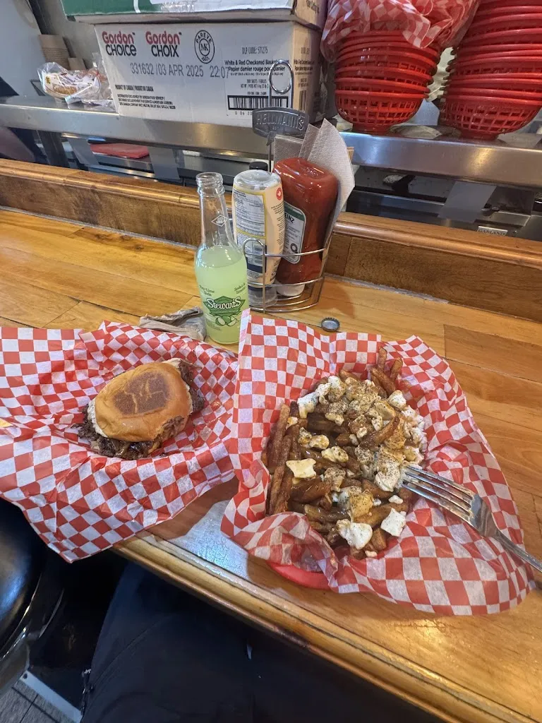 Humza Mazen_Chez Simon Cantine Urbaine_Montréal-Est_review