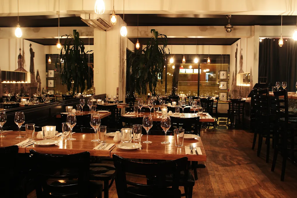 Restaurant Bagatelle Bistro Apportez votre vin ristorante a Montréal-Est