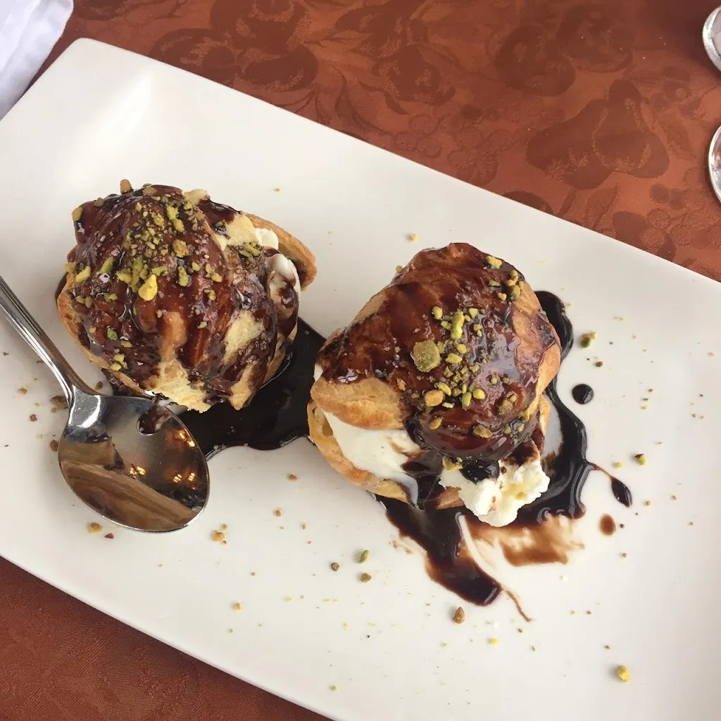 Istvan Molnar-Szakacs_Restaurant Le Saint-Jacques_Montréal-Est_review
