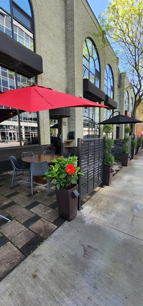 Bidon Taverne Culinaire - Saint-Lambert ristorante a Parc-Boutin
