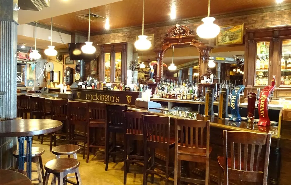 McKibbin's Irish Pub restaurante en Pointe-Claire