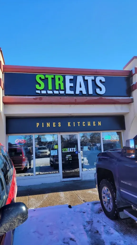 Streats Pines Kitchen restaurante en Red Deer