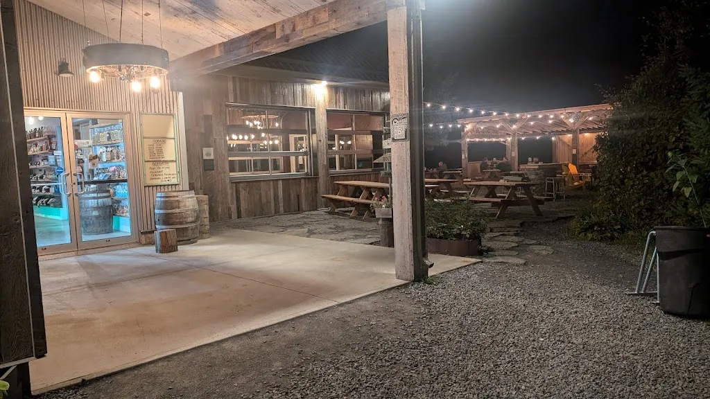 Terre à Boire - Ferme Brassicole & Distillerie restaurante en Saint-Jacques-le-Mineur