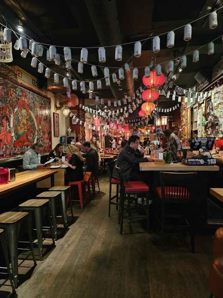 Satay Brothers Resto 3721 Notre-Dame ristorante a Saint-Henri