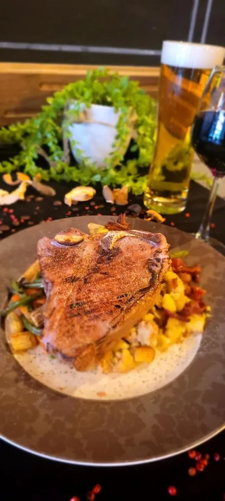 Le mondo tapas et mixologie restaurant à Saint-Jérôme