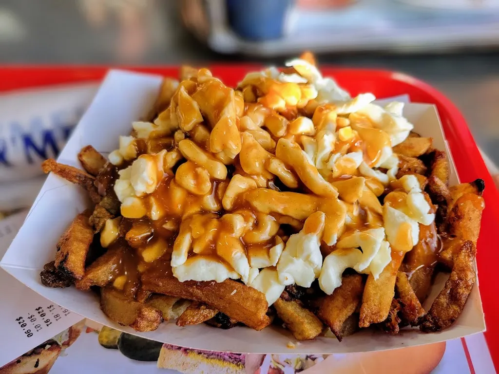 Restaurants Pataterie La Belle Province_Sainte-Anne-des-Plaines_slider_imagen_3